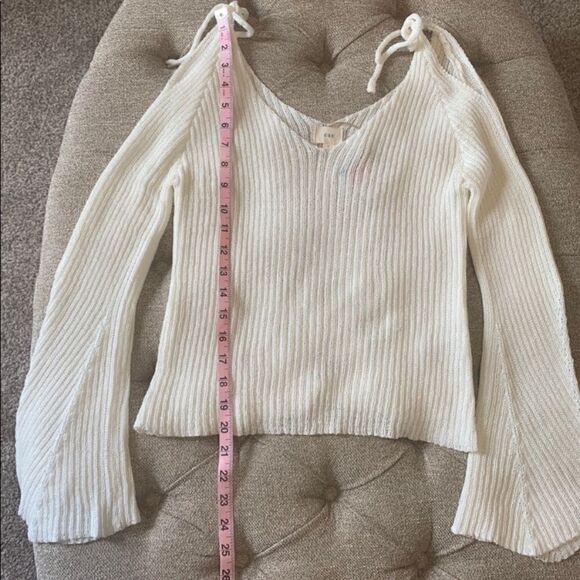 Lightweight Shoulder Tie Sweater - Picture 8 of 10